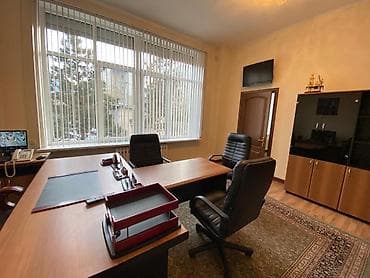 open space: Аренда офисов, 300 м², В жилом комплексе, 1 линия, С отдельной кухней, С отдельным сан узлом — 2