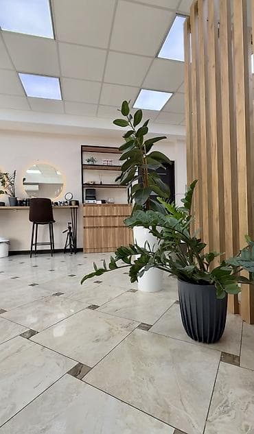 Сдаётся рабочее место (стол) для провиста / визажиста Ищешь уютное