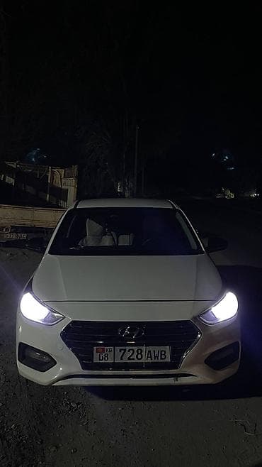 mazda cronos: Hyundai Solaris: 2018 г., 1.4 л, Механика, Бензин, Седан — 7