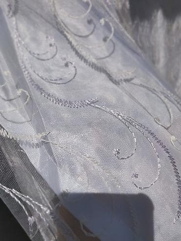 Тюль с вышивкой, белый полупрозрачный Размеры высота 2.50 Длина 3.50