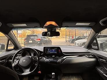 outback 2017: Toyota C-HR: 2017 г., 2 л, Автомат, Бензин, Кроссовер — 7