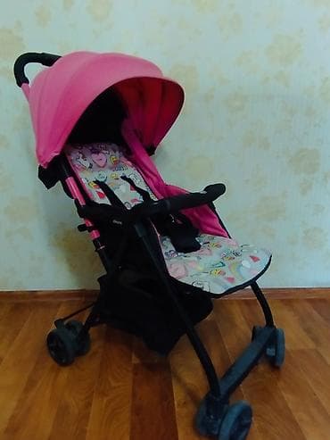 Продаю очень лёгкую, прогулочную коляску "Chicco" в отличном