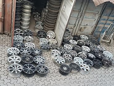 меняю диска: Диски R 18 AMG, Комплект, отверстий - 5, Новый — 1