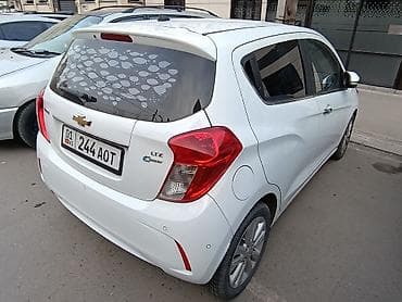 Продажа авто: Chevrolet Spark: 2017 г., 1 л, Автомат, Бензин, Хэтчбэк — 2
