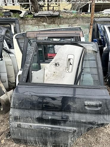 Двери и комплектующие: Дверь Комплект Suzuki, Оригинал — 2