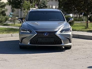 Lexus ES: 2019 г., Гибрид, Седан