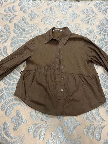 Дизайнерская рубашка оверсайз необычно смотрится, можно носить с