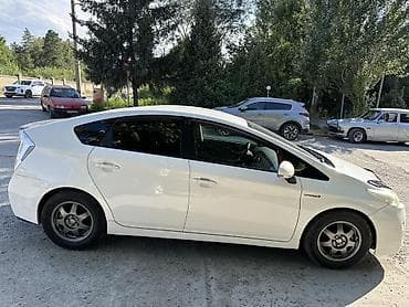 Toyota Prius: 2010 г., 1.8 л, Робот, Гибрид, Хэтчбэк — 4