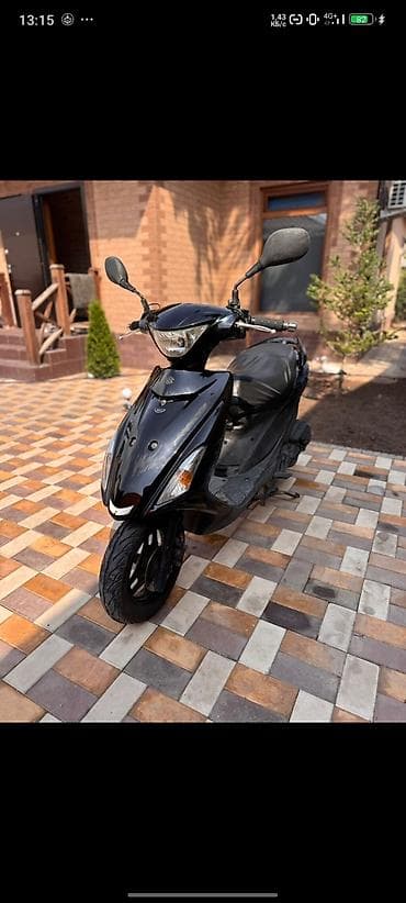 Мототехника: Скутер Suzuki Address (50–110 cc, по семейству модели) в чёрном цвете — 1