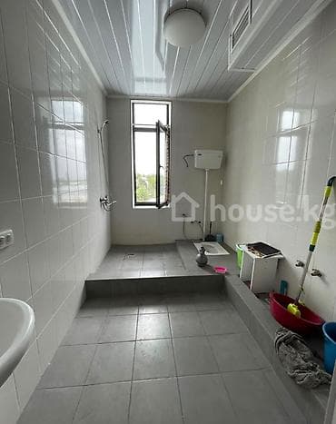 flat osh: Сдается: 4 комнатная квартира Район: Ала-Арча ТРЦ Адрес: Чынгыза — 3
