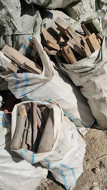 window: Продаю деревянный мусор на дрова. также есть готовые дрова в мешках — 2