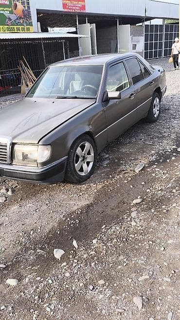Продажа авто: Mercedes-Benz W124: 1992 г., Механика, Бензин, Седан — 1