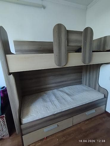 двух яростной детский кровать: Двухъярусная кровать с матрасами и выдвижными ящиками - Компоновка — 1