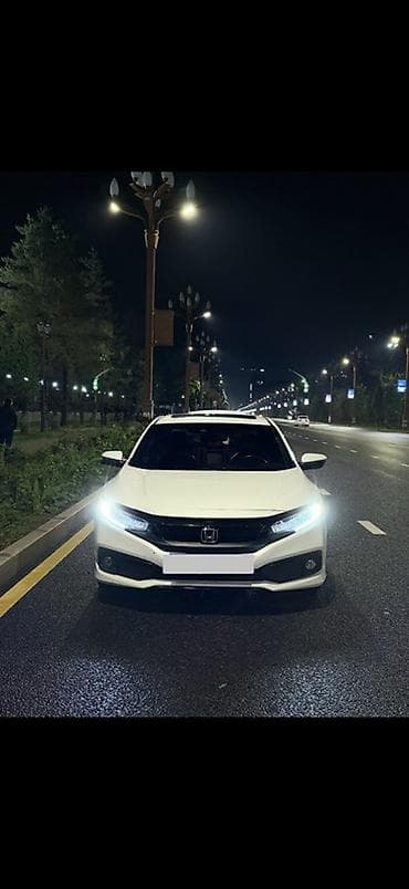 Honda Civic: 2019 г., 1.5 л, Автомат, Бензин, Седан