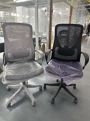 Офисные кресла: Офисное кресло, С колесиками, цвет - Черный — 1