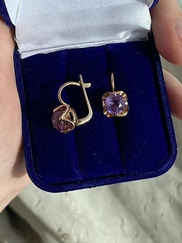 ювелирные украшения: Продаю Золото СССР, 583 и 750 пр. С натуральными камнями. Изделия — 2