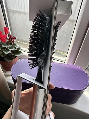 голова с волосами: Набор для укладки волос Dyson Supersonic: щетка-лопатка (Paddle brush) — 2