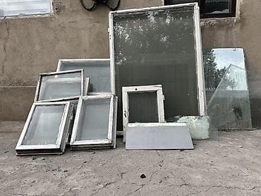 Деревянные оконные рамы со стеклом (набор разноперой комплектации)