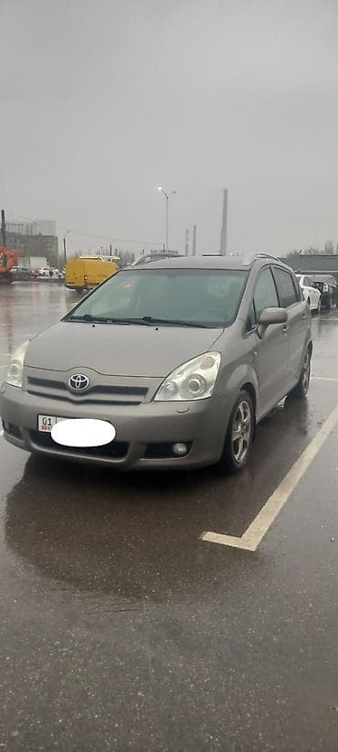 Унаа сатуу: Toyota Corolla Verso: 2007 г., 2.2 л, Кол менен иштөөчү, Дизель, Вэн/Минивэн — 1