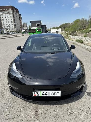 byd e3: Tesla Model 3: 2022 г., Электромобиль, Седан — 3