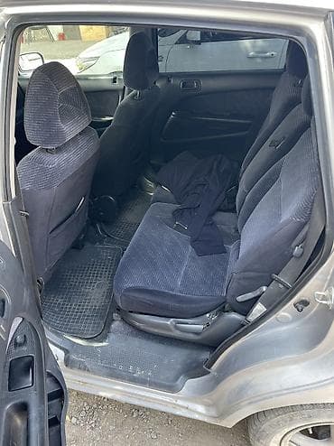 Унаа сатуу: Honda Stream: 2001 г., 1.7 л, Кол менен иштөөчү, Бензин, Вэн/Минивэн — 7