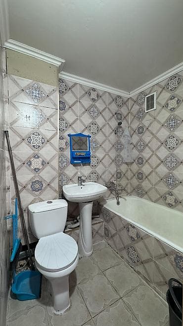салон красоты продаю: 3 комнаты, 58 м², 104 серия, 2 этаж, Косметический ремонт — 8