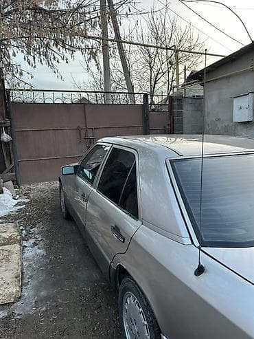 210 cdi: Mercedes-Benz E-Class: 1990 г., 2 л, Механика, Бензин, Седан — 3