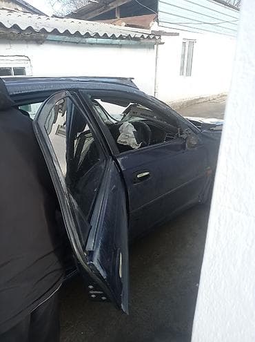 кузов нексия 2: Toyota Avensis, хэтчбек, тёмно‑синий цвет. Автомобиль после серьёзного — 2