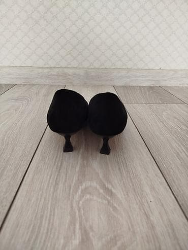 Классические замшевые лодочки на низком каблуке kitten heel. - Цвет — 8