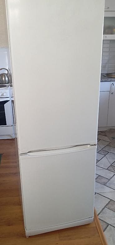 Холодильник "stinol" б/у с нижней морозильной камерой, классический