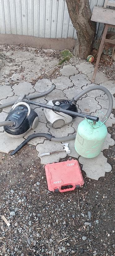 Уход за одеждой: 2 пылесоса тапорик бачекиз под фриона чемодан из под Шурика за все — 2