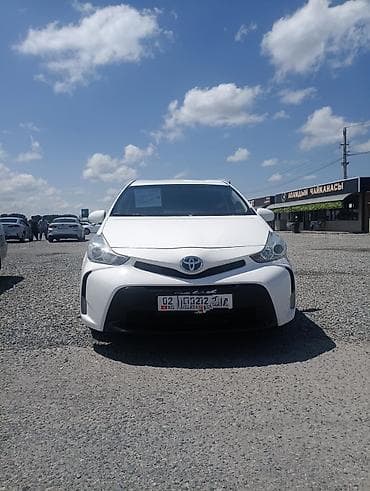 prius: Toyota Prius V: 2017 г., Гибрид, Универсал — 3