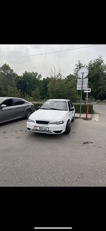 хундай аванте 1: Daewoo Nexia: 2012 г., Кол менен иштөөчү, Седан — 1