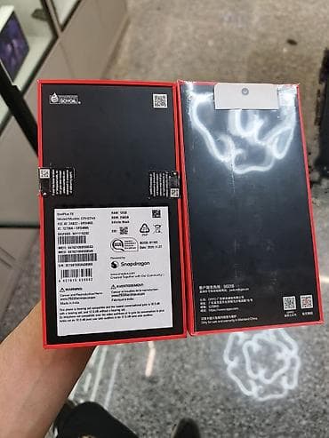 буду телефон: OnePlus 15, Новый, 256 ГБ, цвет - Черный, 2 SIM, eSIM — 2