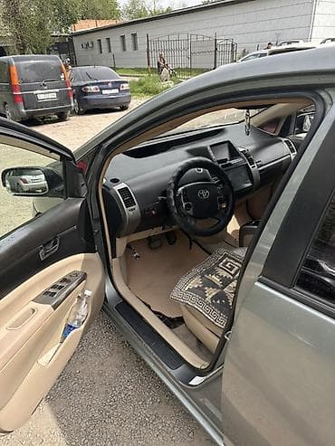 mini jack: Toyota Prius: 2005 г., 1.5 л, Вариатор, Гибрид, Хэтчбэк — 1