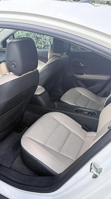 auto kg: Chevrolet Volt: 2012 г., 1.5 л, Автомат, Гибрид, Хэтчбэк — 5