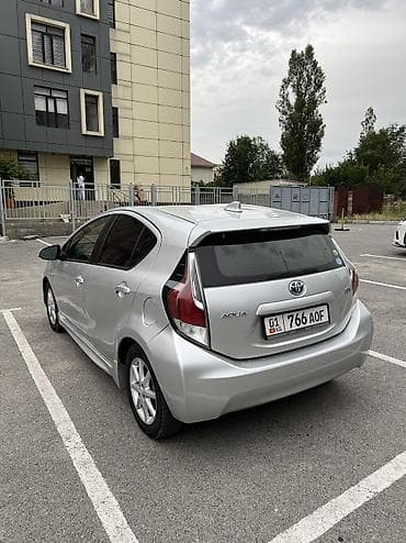 Продажа авто: Toyota Prius C: 2017 г., 1.5 л, Автомат, Гибрид, Хэтчбэк — 6