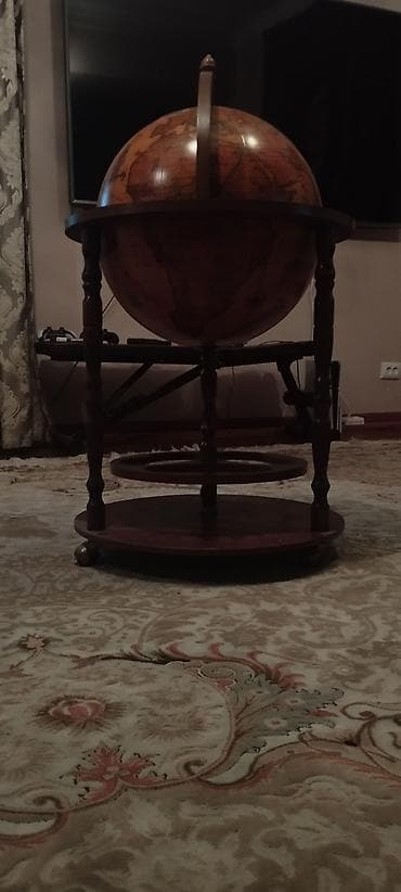 Комплекты столов и стульев: Барный стол, стойка, Б/у, Дерево — 1