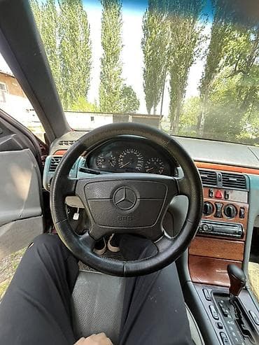 Mercedes-Benz E-Class: 1999 г., 2 л, Автомат, Бензин, Универсал