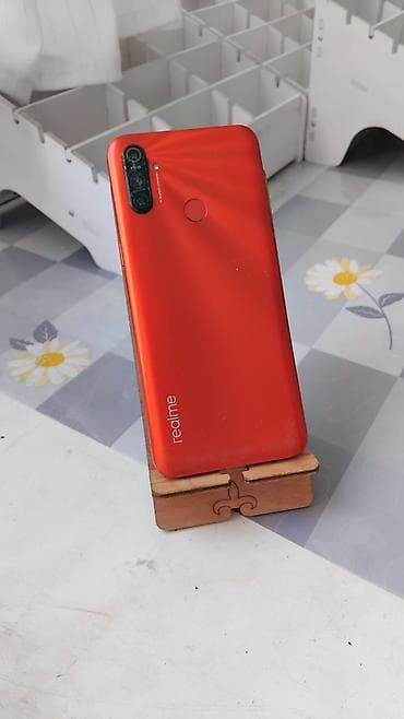 Realme C3, Б/у, 64 ГБ, цвет - Красный, 2 SIM — 2