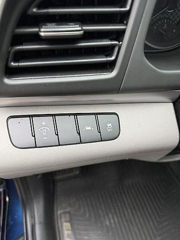 Транспорт: Hyundai Elantra: 2019 г., 2 л, Автомат, Бензин, Седан — 9