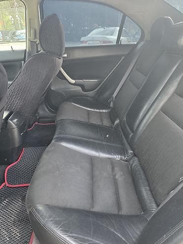 есть варианты: Honda Accord: 2003 г., 2.4 л, Автомат, Бензин, Седан — 8