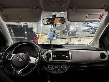 мини эвакуатор: Toyota Yaris: 2012 г., 1.5 л, Автомат, Бензин, Хэтчбэк — 7