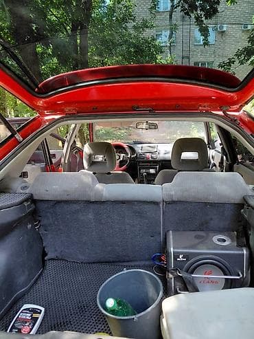 фередо мазда: Mazda 323: 1991 г., 1.6 л, Механика, Бензин, Хэтчбэк — 9