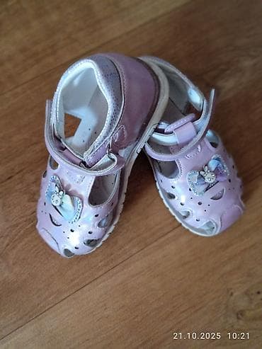 одежда для новорожденных: Размер 3-4 года. Состояние новое — 1