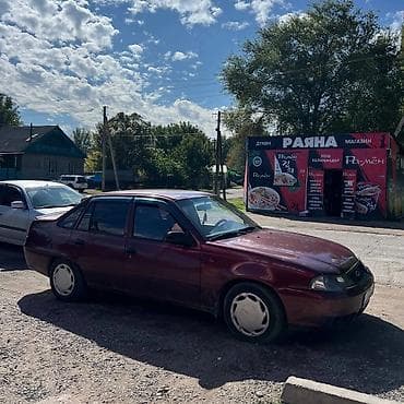 портер рядом: Daewoo Nexia: 2010 г., 1.6 л, Механика, Бензин, Седан — 3