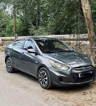 Hyundai Solaris: 2014 г., Автомат, Бензин, Седан