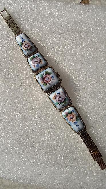 золотые женские часы: Продаю Новые часы Чайка. Позолоченные с Финифтью — 7