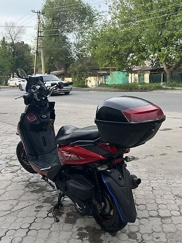 k7 2019: Скутер 50–150 см³ (визуально класс 125), спортивного стиля — 2