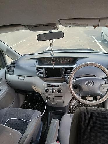 go park: Toyota Voxy: 2003 г., Минивэн — 5